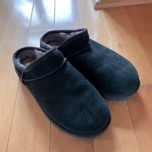 Ugg Classic Slippers Black Suede NWOT